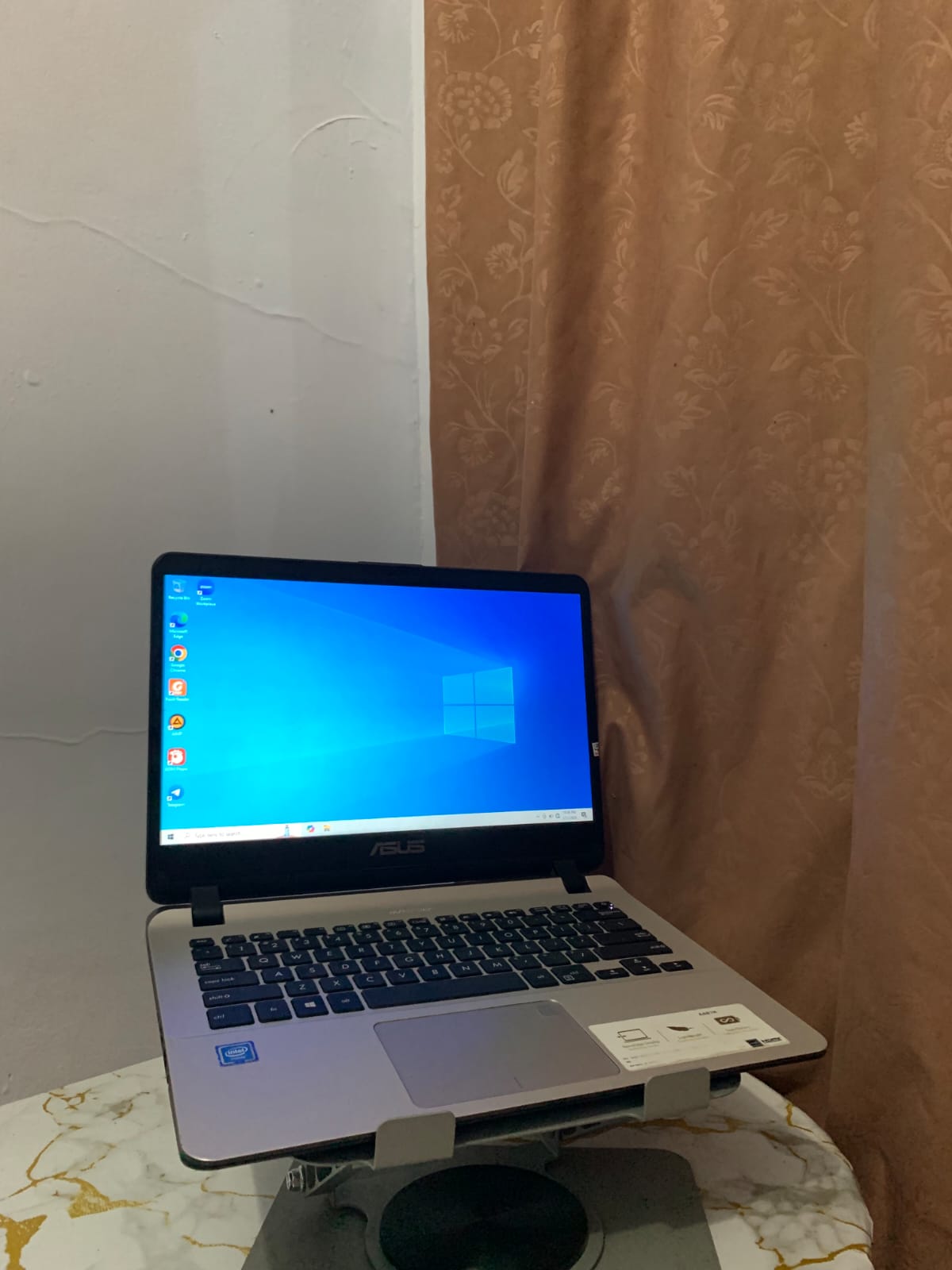 ASUS Laptop X441MA