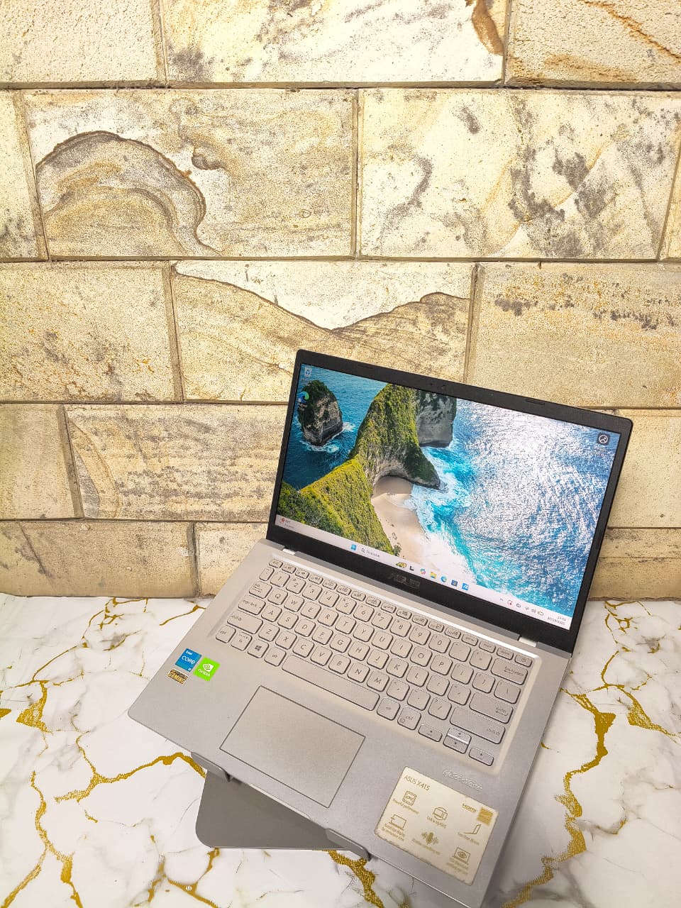 Asus X415