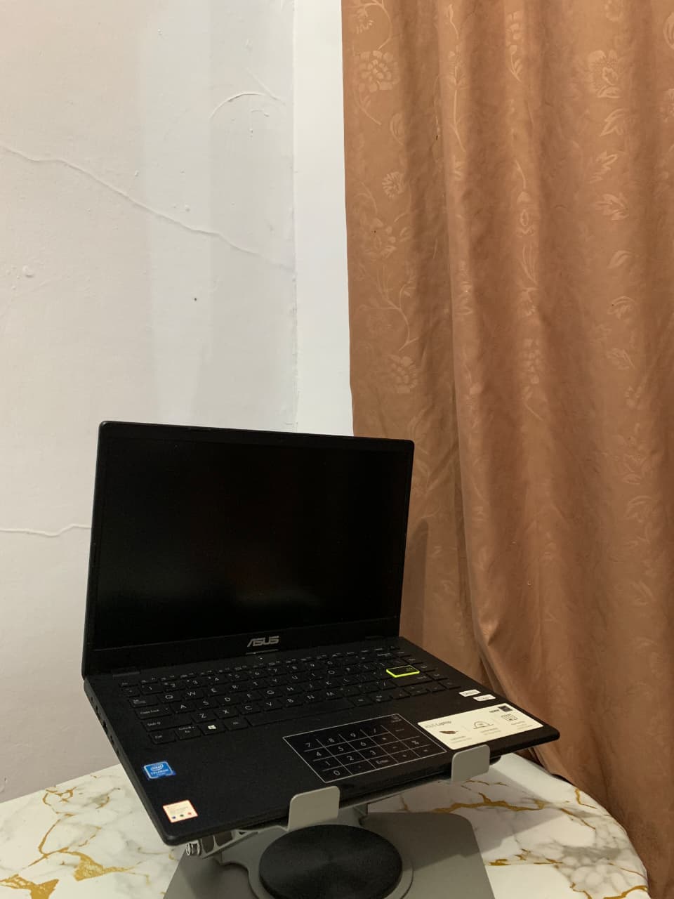 ASUSLaptop E410MAB